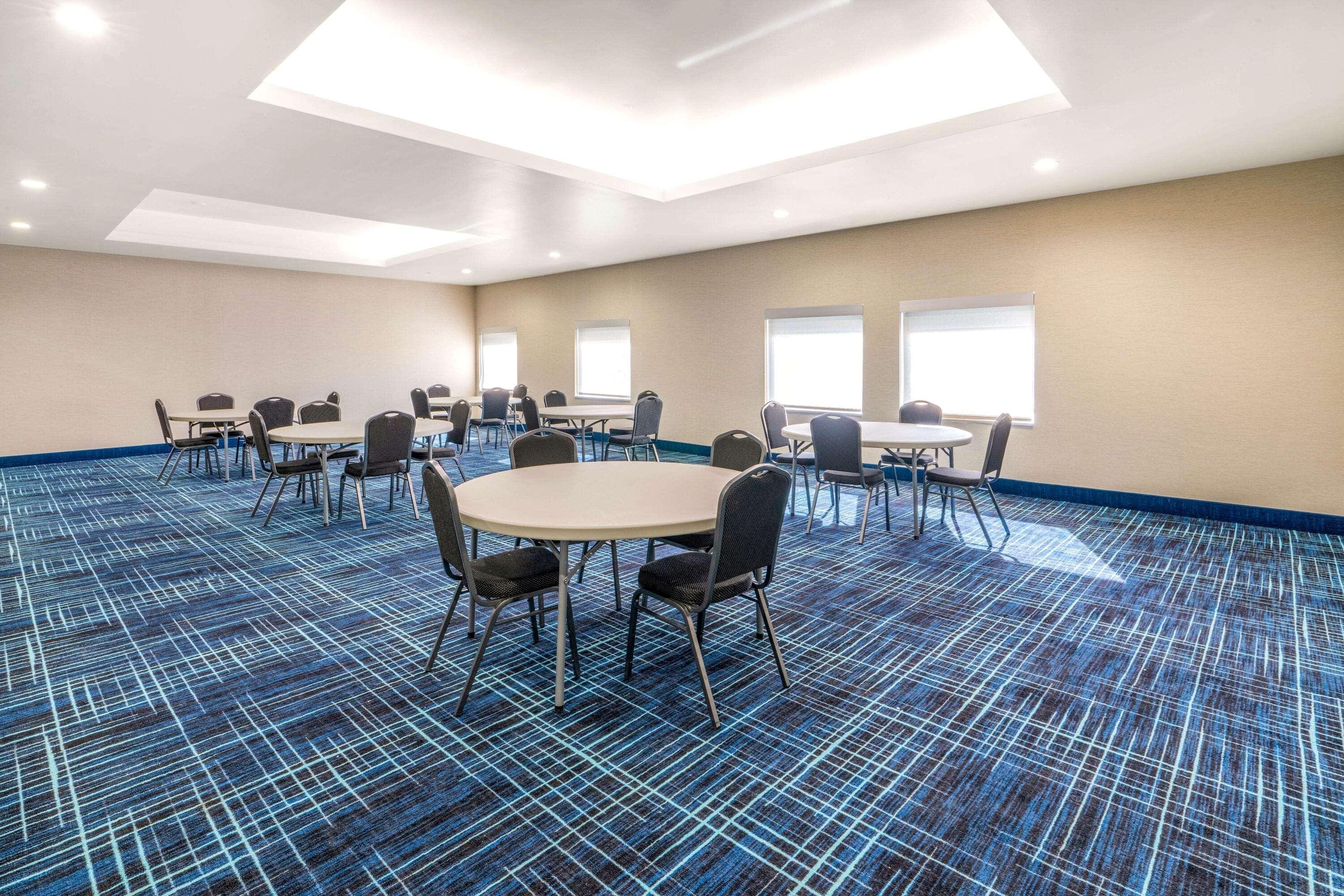 La Quinta By Wyndham Oklahoma City Airport Екстериор снимка